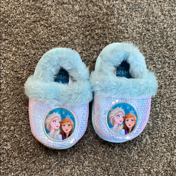 Disney Other - Frozen 2 Slippers Size 5-6